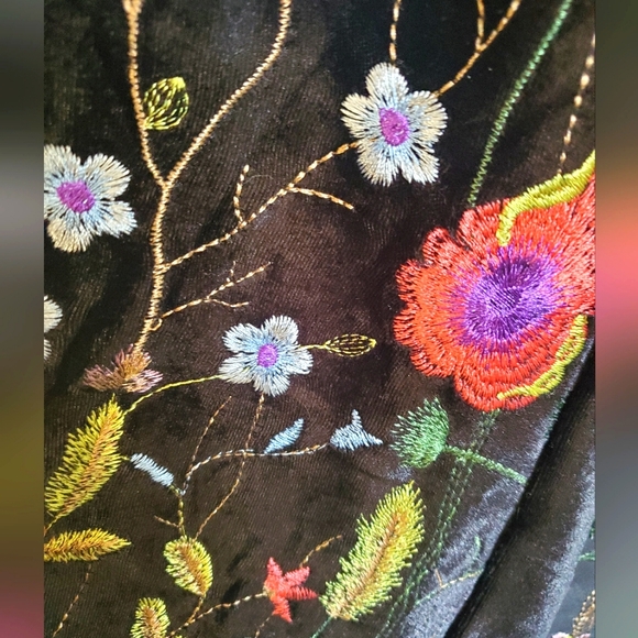 Steve Madden Velvet Floral Embroidered Kimono NWT - Picture 6 of 6